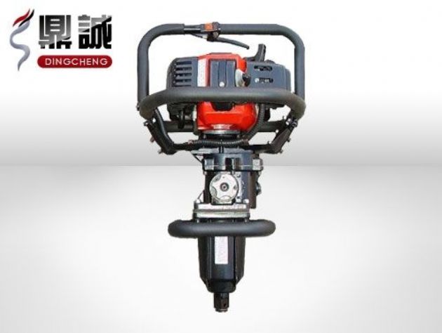 點(diǎn)擊查看詳細信息<br>標題：便攜式內燃扳手 閱讀次數：4573