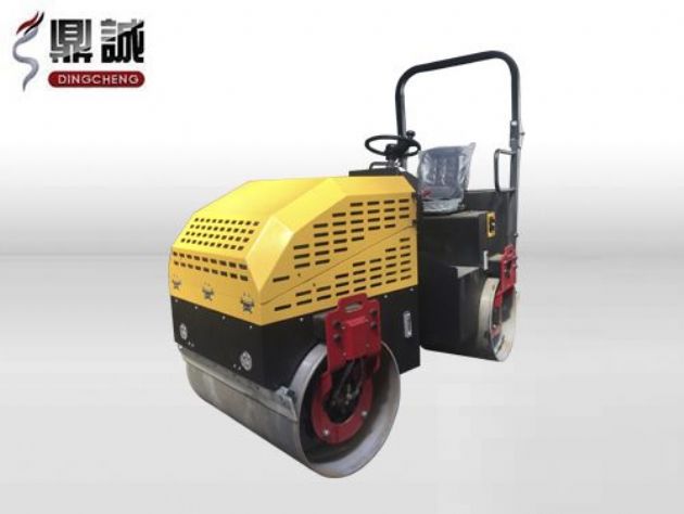 點(diǎn)擊查看詳細(xì)信息<br>標(biāo)題：2.5噸全液壓座駕式振動(dòng)壓路機(jī) 閱讀次數(shù)：14936
