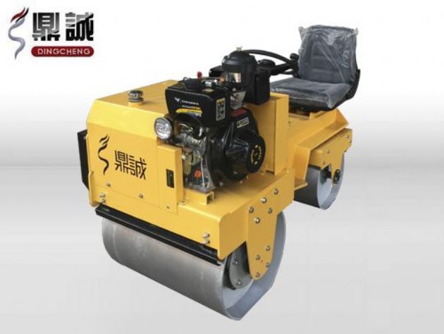 點(diǎn)擊查看詳細(xì)信息<br>標(biāo)題：DC850C座駕式壓路機(jī) 閱讀次數(shù)：15684