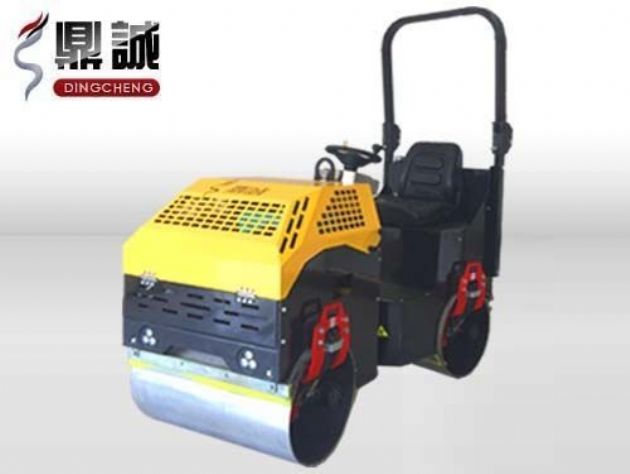 點(diǎn)擊查看詳細(xì)信息<br>標(biāo)題：1噸全液壓振動(dòng)壓路機(jī) 閱讀次數(shù)：14677
